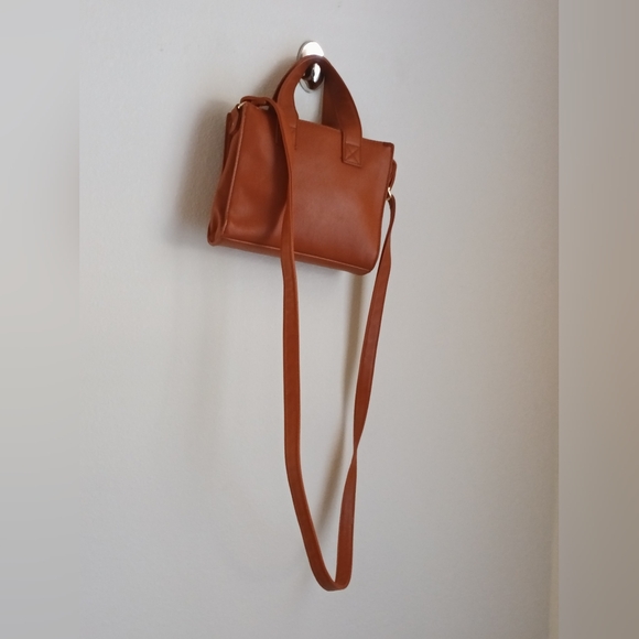 wild fable Handbags - Wild Fable Purse Tan Leather Crossbody Bag